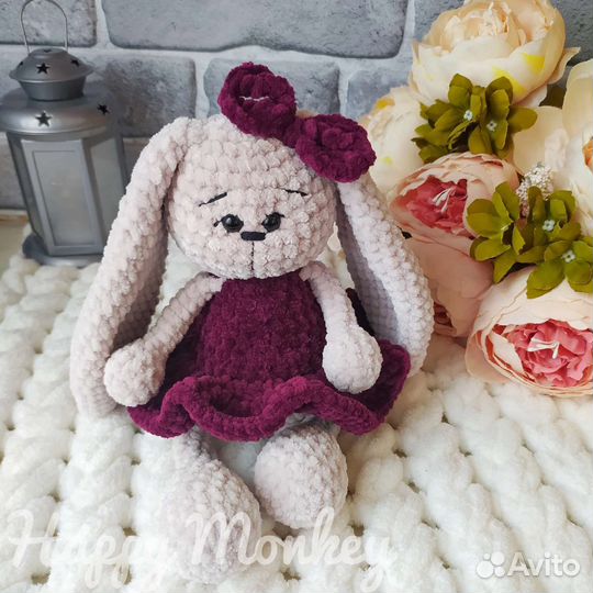 Зайка из плюшевый пряжи/Вязаная игрушка