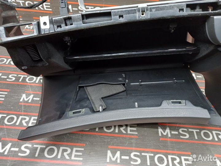 Бардачок Mercedes-Benz E-Class W211 112.949 2002