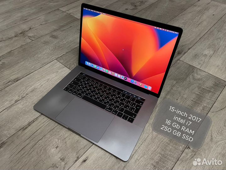 Apple MacBook Pro 15 gb16/250 2017