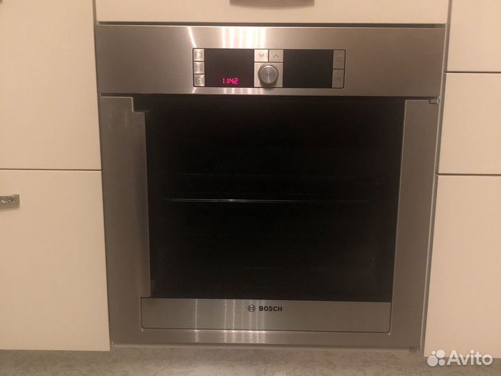 Электрическая духовка Bosch HBR 36B650