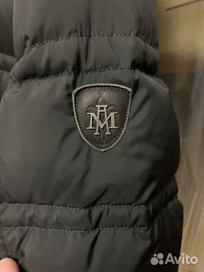 Зимние куртки и пуховики