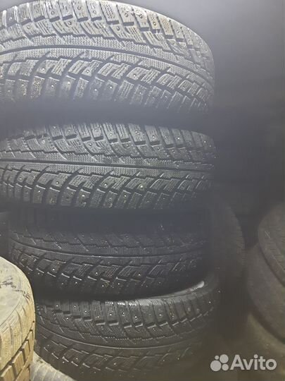 Kumho I'Zen KW32 255/65 R17