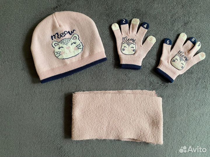 Комплект шапка перчатки Mothercare шарф в подарок