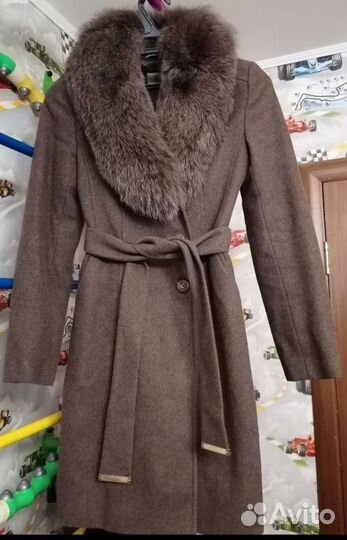 Зимнее пальто фирмы avalon с натуральным мехом