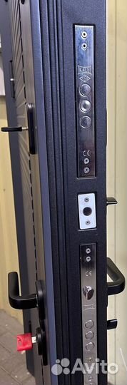 Входная дверь Горизонталь зеркало