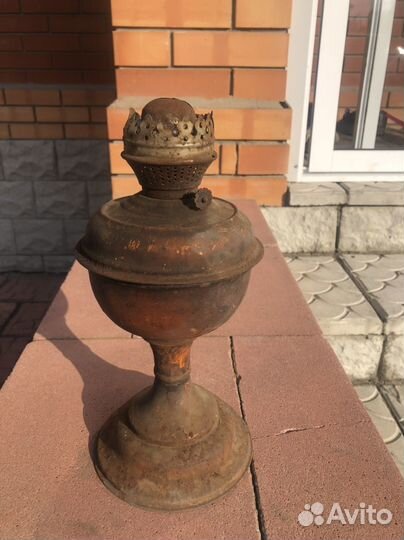 Лампа керосиновая без стекла в хорошем состояни
