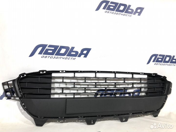 Решетка бампера Kia Rio(17) нижняя