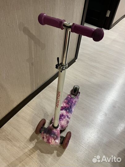 Самокат трехколесный