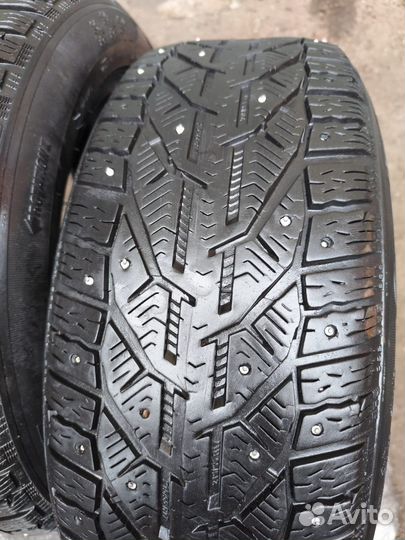 Tigar Ice 215/55 R17 98T