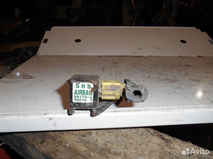 Датчик airbag 89173-52010 Toyota Yaris Тойота Ярис