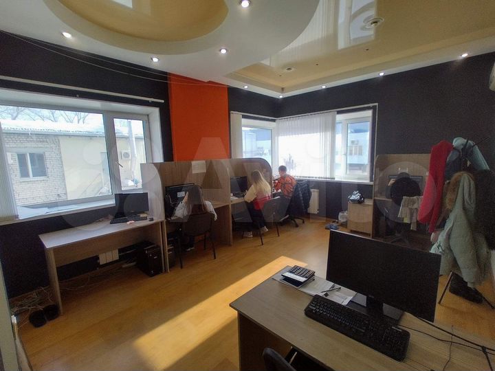 Офис, 246 м² с арендатором