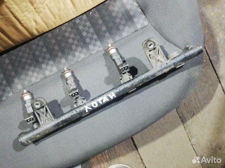 Топливная форсунка рампа Рено Renault Логан Logan