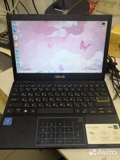Ноутбук asus E210