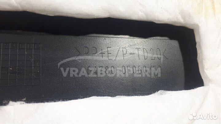 Обшивка двери багажника Toyota Highlander