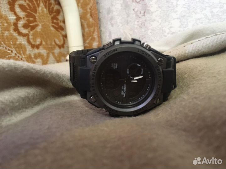 Наручные спортивные часы