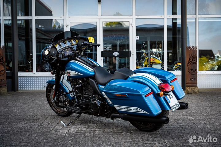 Harley-Davidson street glide ST 117 fast johnnie