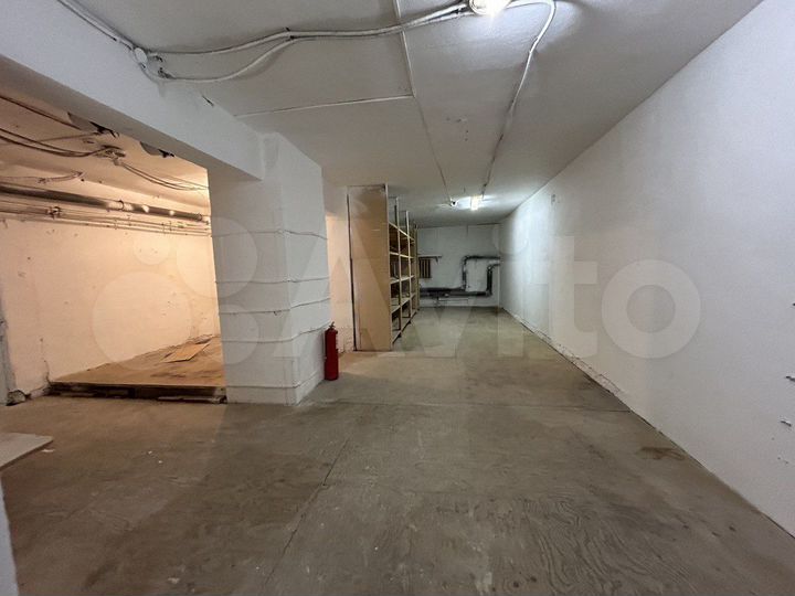 Склад, 597 м²