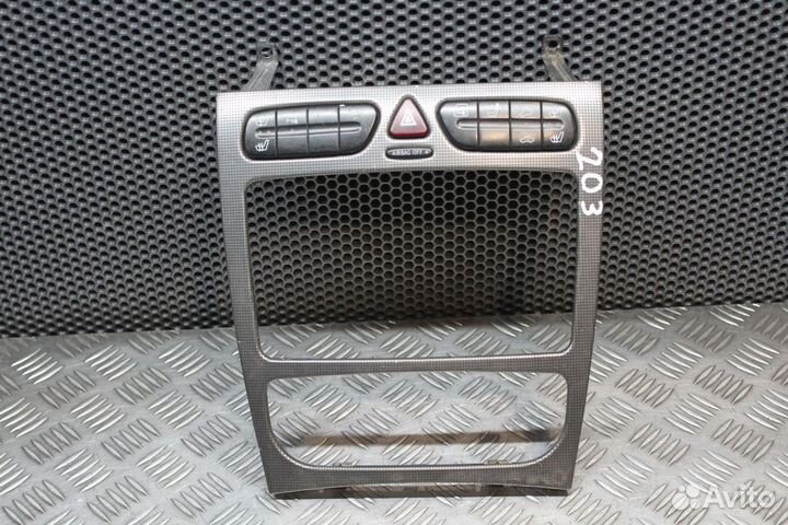 Накладка консоли панели приборов Mercedes-Benz