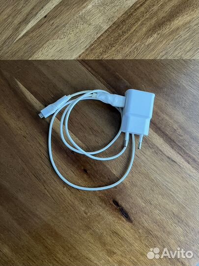 Зарядник один для Sumsung подлинник и для iPhone