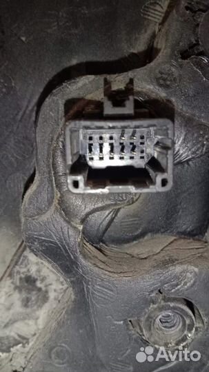 Зеркало заднего вида переднее правое Renault