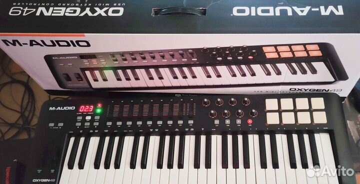 M-Audio Oxygen 49 Mk 4 midi клавиатура