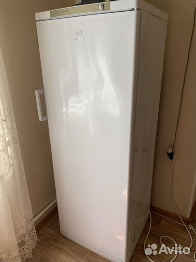 Морозильная камера indesit