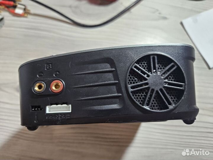 Зарядное устройство SkyRC Q200