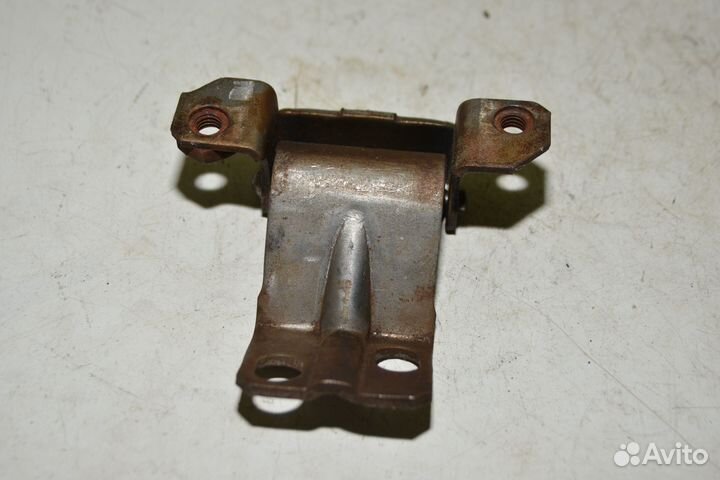 Петля капота ваз-2121 2121-8407010-63 автоваз