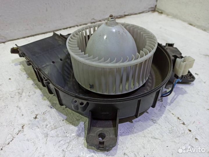 Моторчик печки 27381JY00A Рено