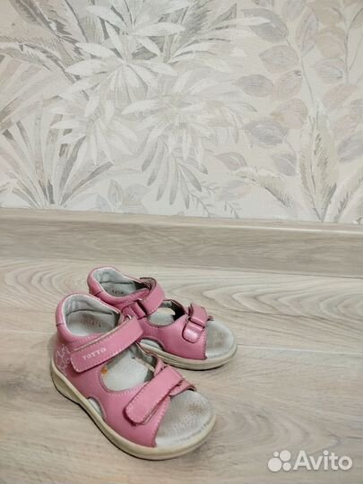 Сандали на девочку 24 размер