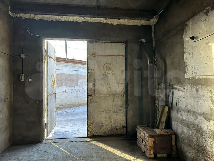 Гараж, > 30 м²