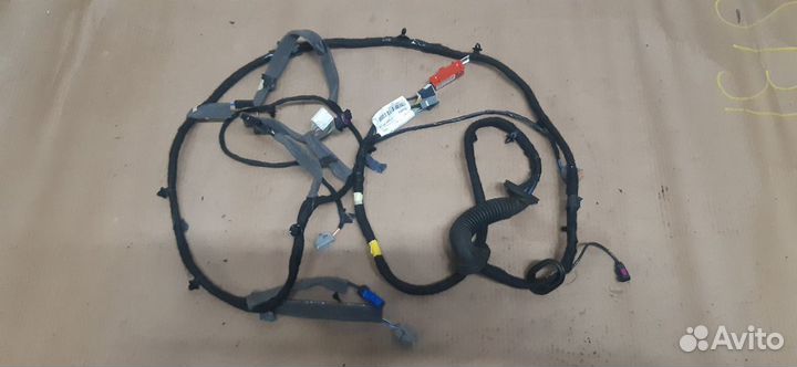 Volvo XC90 2015- проводка крышки багажника