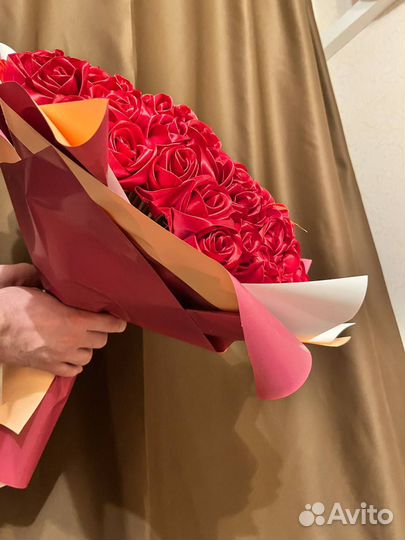 Букет из 101 розы / букет из атласных лент