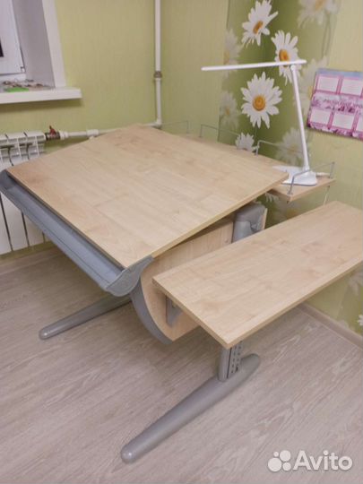Детский письменный стол и стул бу