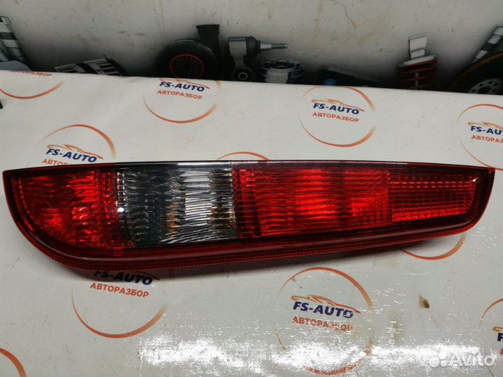 Стоп-сигнал задний правый Ford Focus 2 универсал