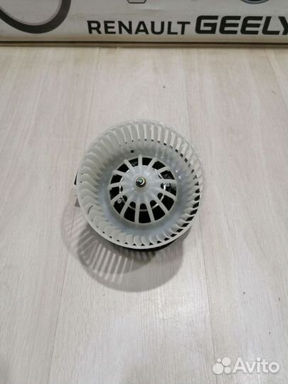 Вентилятор мотор печки отопителя Renault sandero