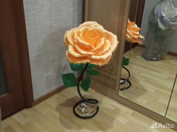 Светильник роза из изолона