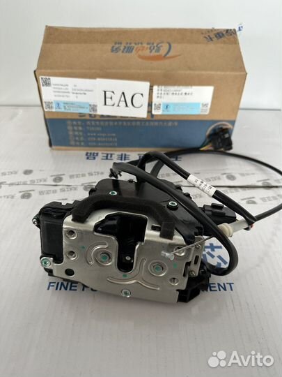 Замок двери shacman X3000 левый