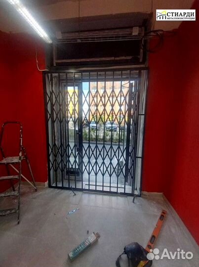 Раздвижные решетки металлические на двери