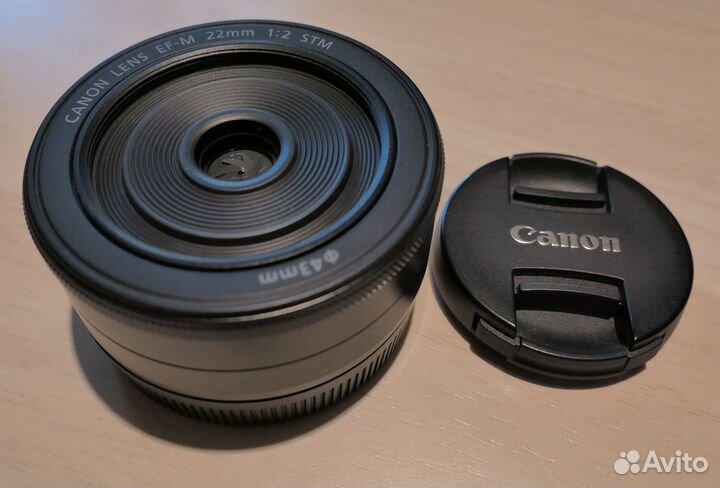 Canon EF-M 22mm F/2 STM