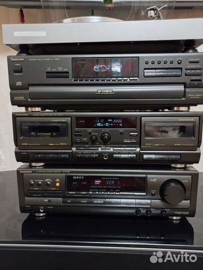 Блочная аудио стойка Technics с напольной акустикй