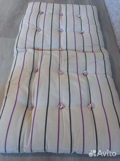 Детская кроватка с бортиками и матрасом