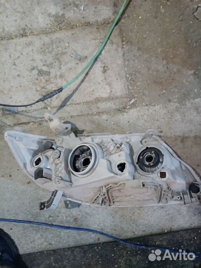 Фара левая Тойота Филдер 2005 (121)