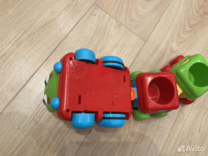 Паровозик томас с прицепом на батарейках