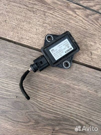 Датчик ускорения Audi A8 D3 3.2