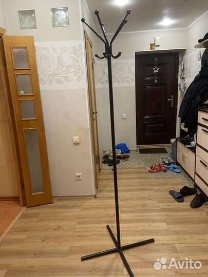 Вешалка в прихожую