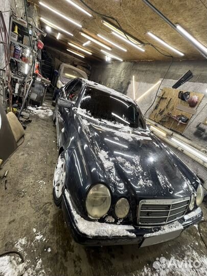 Mercedes-Benz E-класс 3.2 AT, 1999, 200 000 км