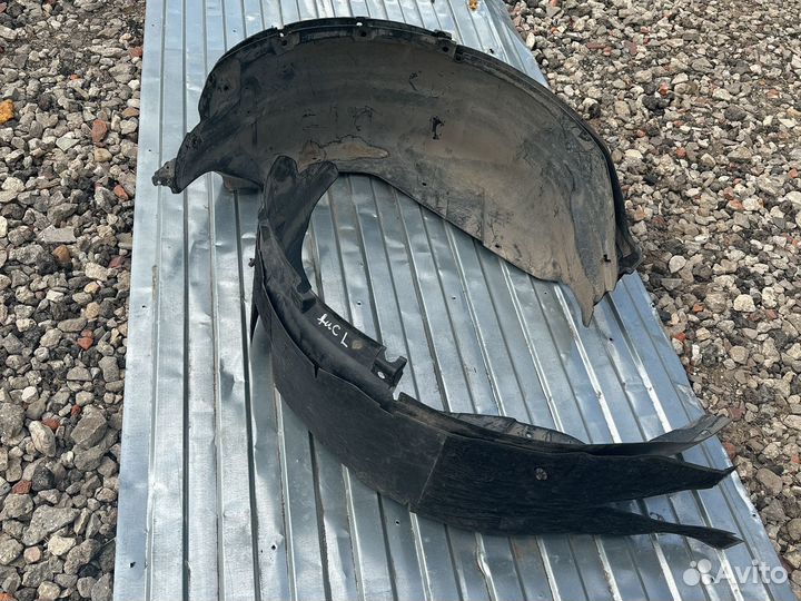 Подкрылок зад правый левы Land Rover Discovery 4