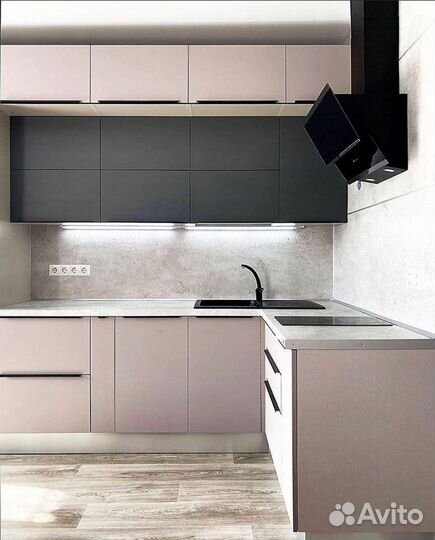 Угловая кухня в три яруса в рассрочку