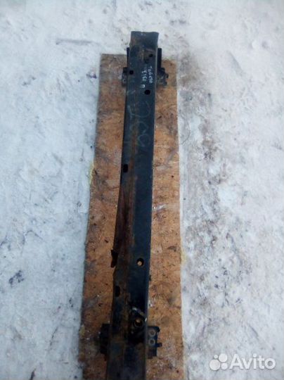 Усилитель бампера передний Toyota Corolla E150